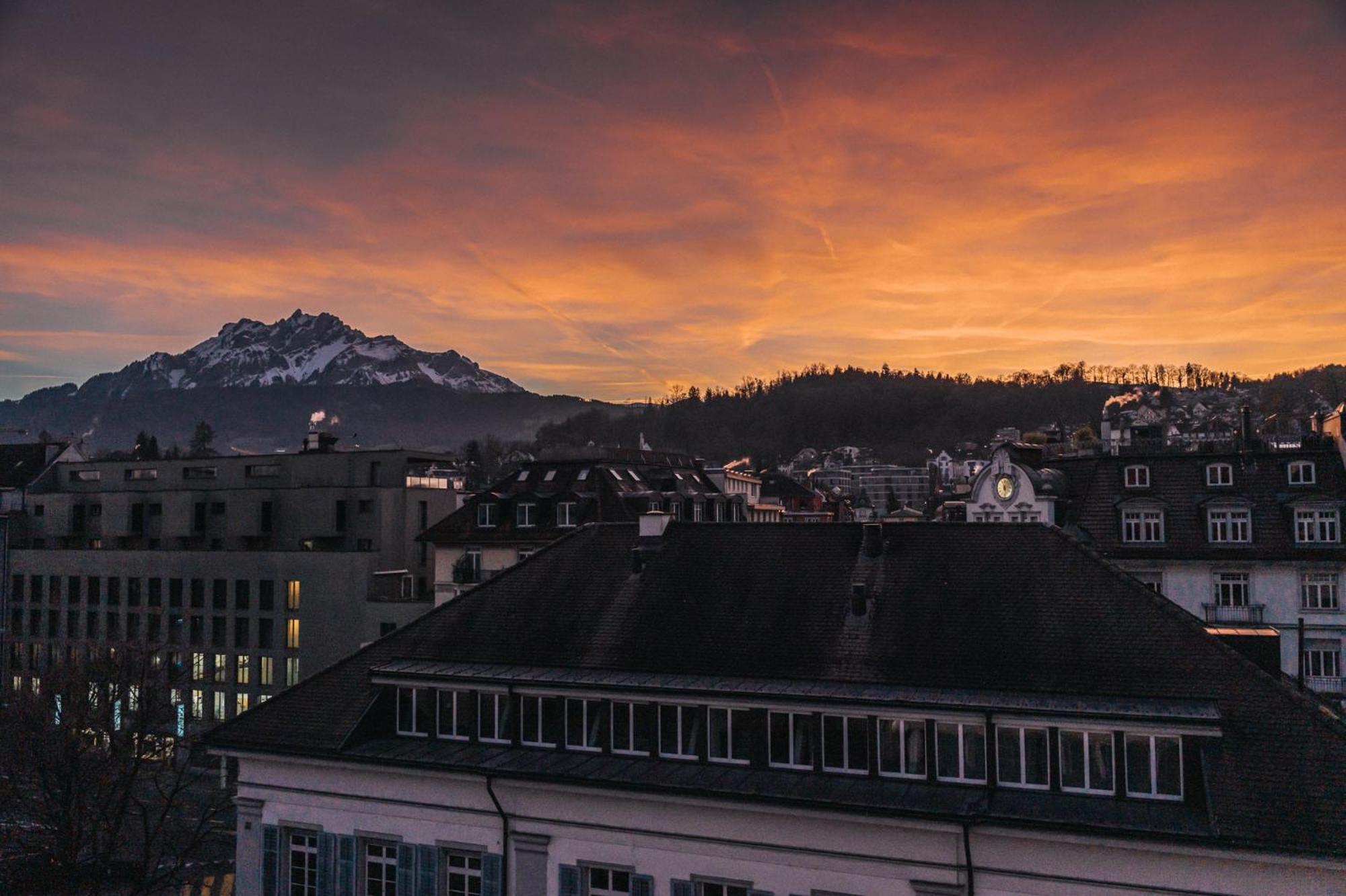 Hotel Goldener Stern - Contactless Check-In ルツェルン エクステリア 写真